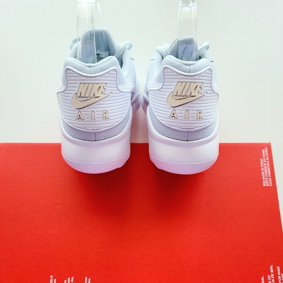 Nike Air Max Oketo ES1 Aura/Light Cream/White Women's 12 - Picture 4 of 6